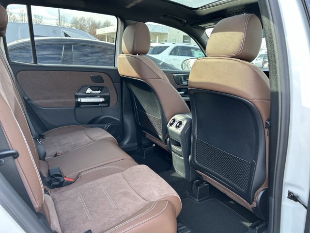 2025 Mercedes-Benz GLB 250 Image 34 of 37