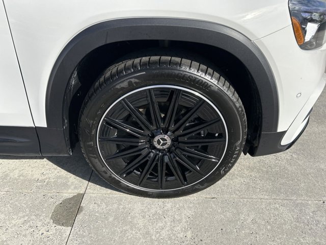 2025 Mercedes-Benz GLB 250 Image 10 of 37