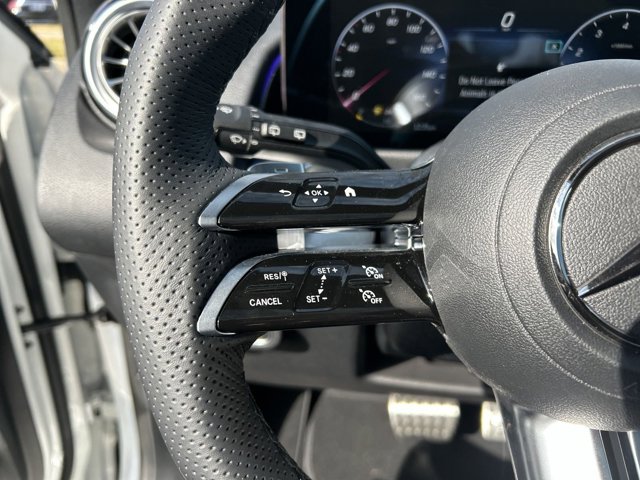 2025 Mercedes-Benz GLB 250 Image 22 of 37