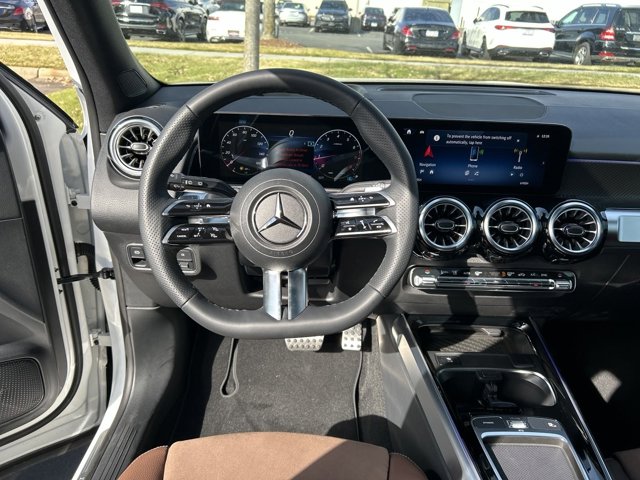 2025 Mercedes-Benz GLB 250 Image 21 of 37