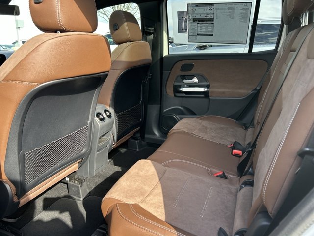2025 Mercedes-Benz GLB 250 Image 18 of 37