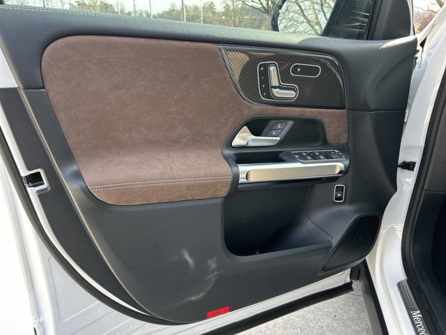 2025 Mercedes-Benz GLB 250 Image 12 of 37