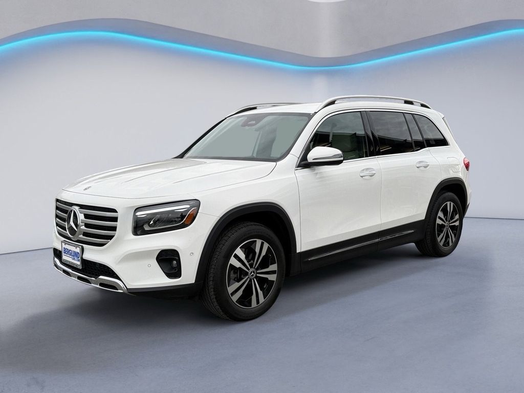 2025 Mercedes-Benz GLB 250 Image 1 of 40