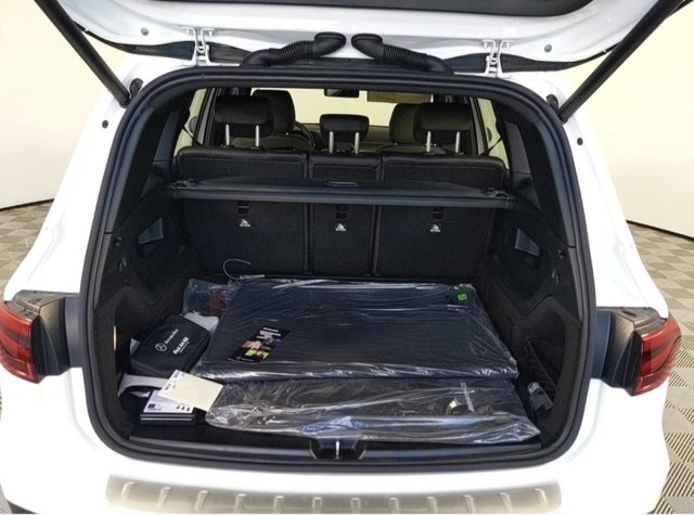 Vehicle image 19 of 25