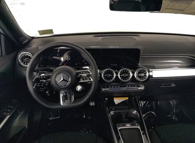Vehicle image 17 of 25