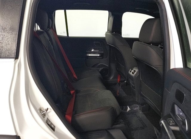 Vehicle image 24 of 25