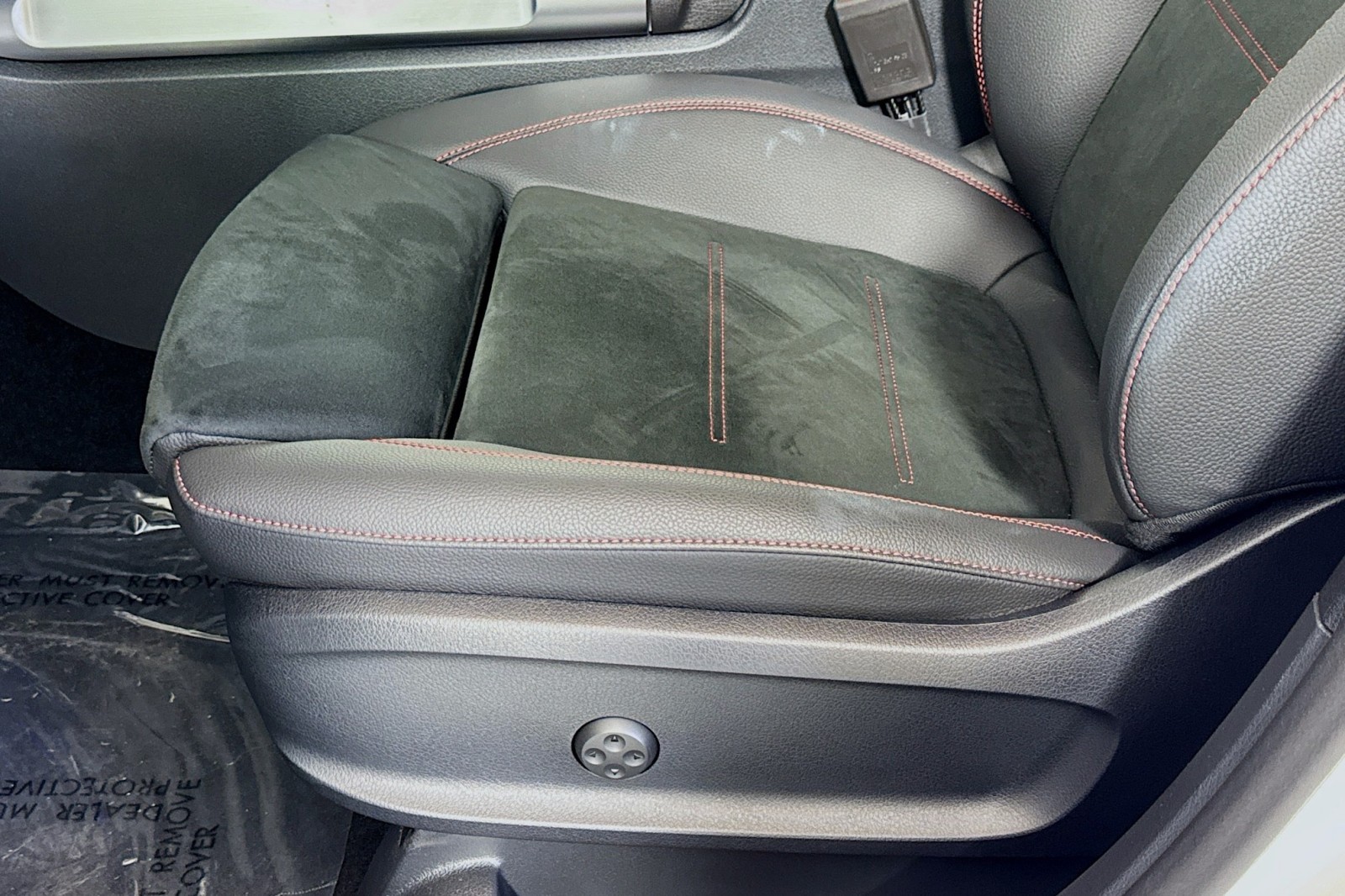 Vehicle image 17 of 30