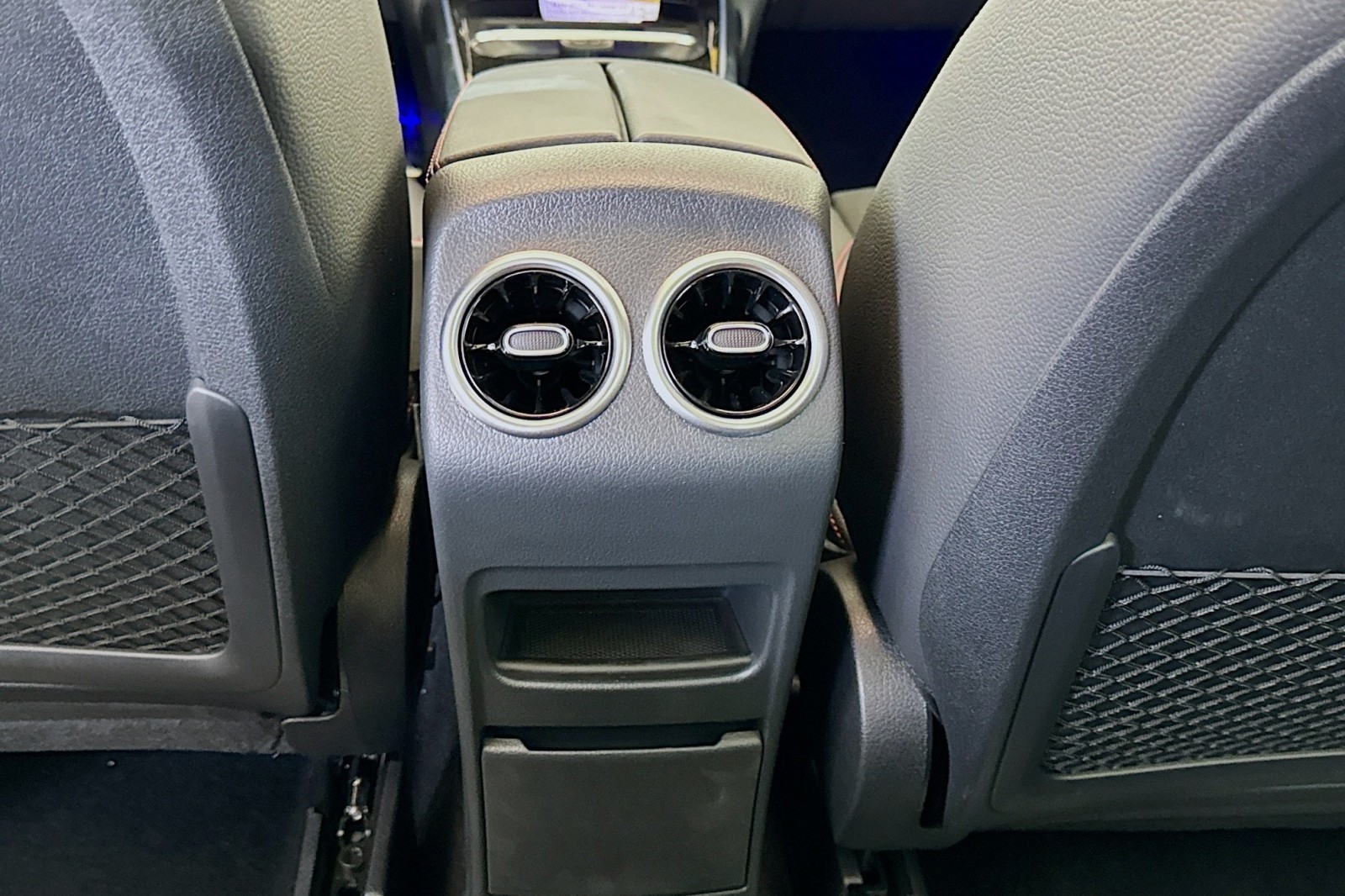 Vehicle image 23 of 30