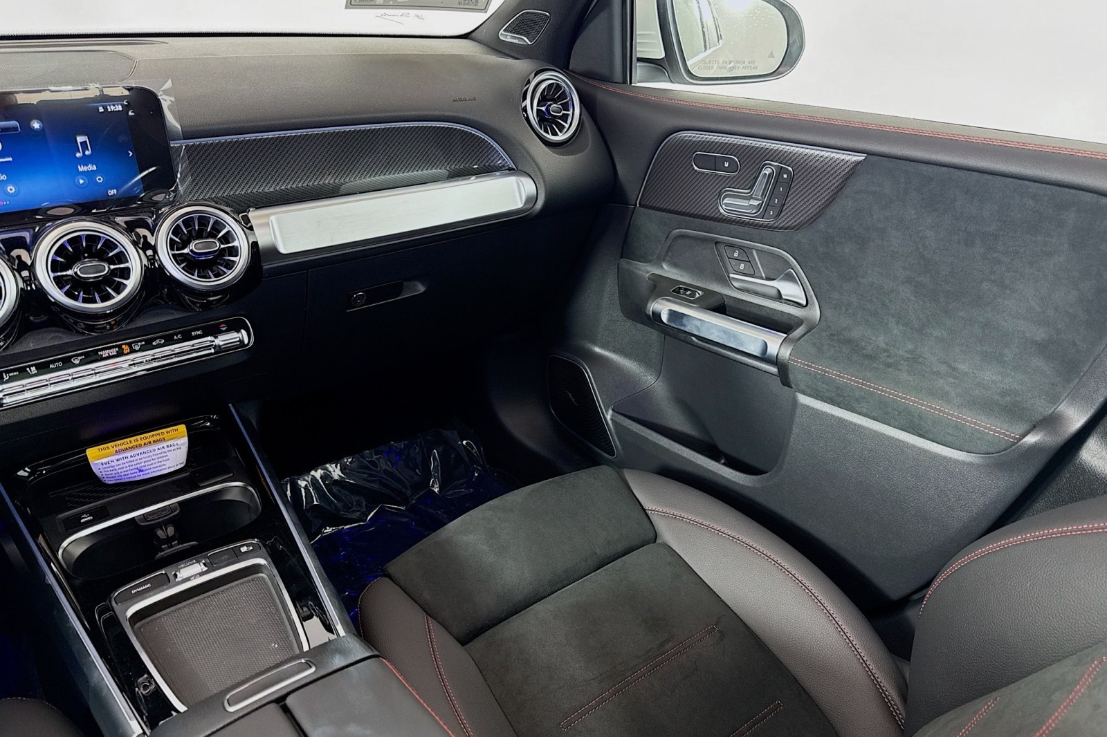 Vehicle image 21 of 30