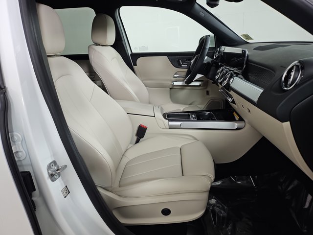 Vehicle image 21 of 30