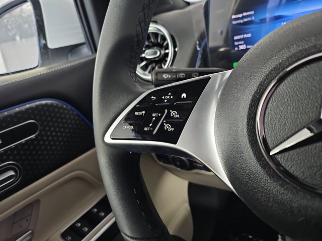 Vehicle image 26 of 30