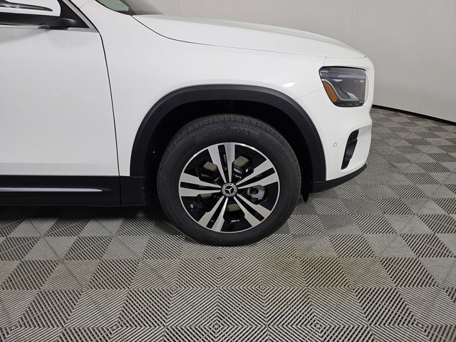 Vehicle image 8 of 30