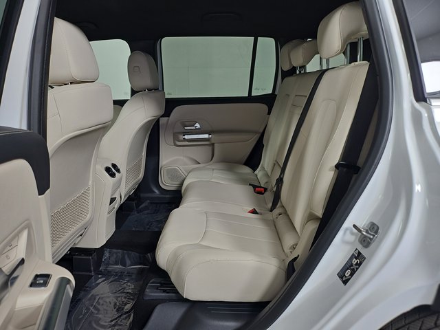 Vehicle image 20 of 30