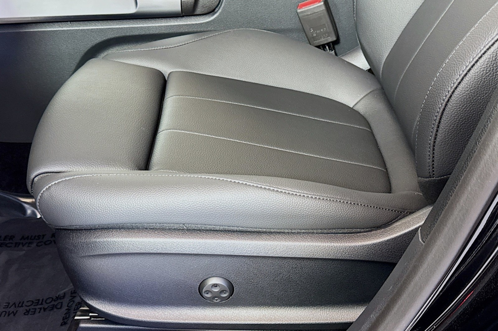 Vehicle image 17 of 29
