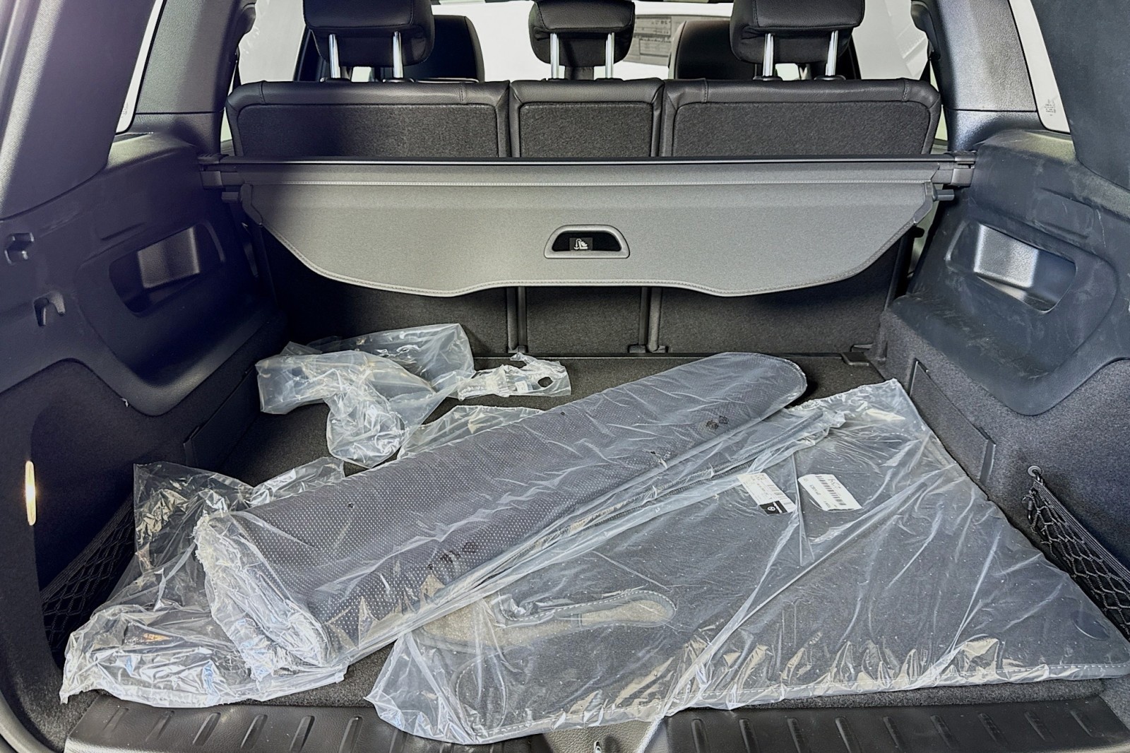 Vehicle image 24 of 29