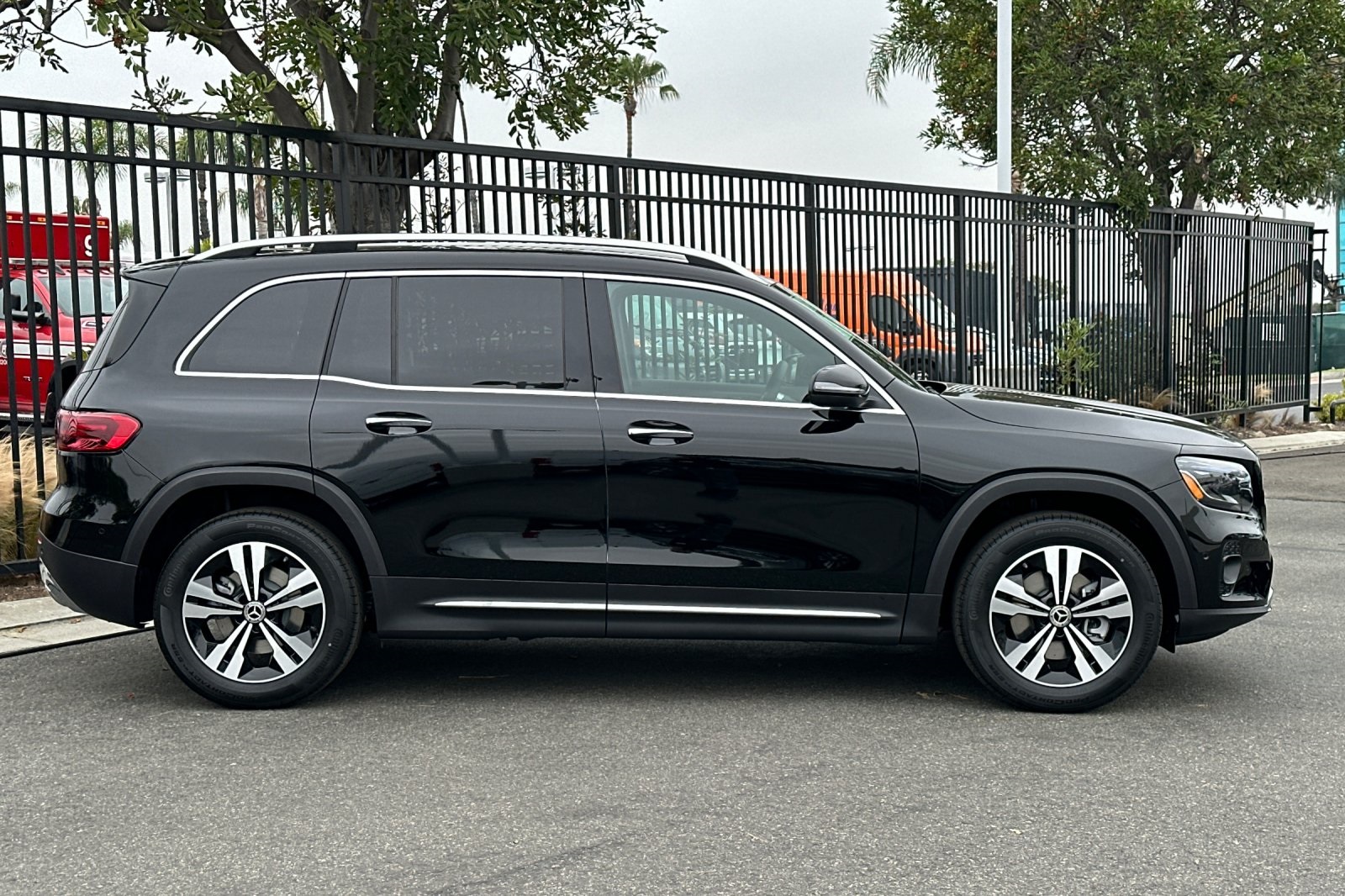 Vehicle image 7 of 31