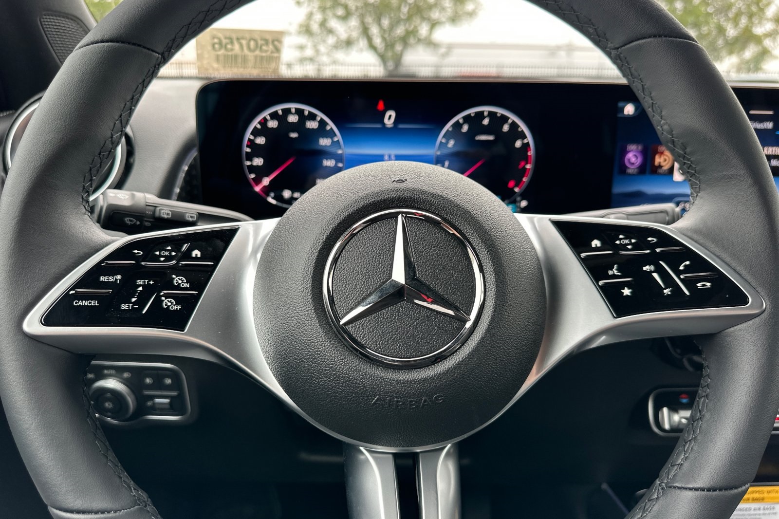 Vehicle image 24 of 31