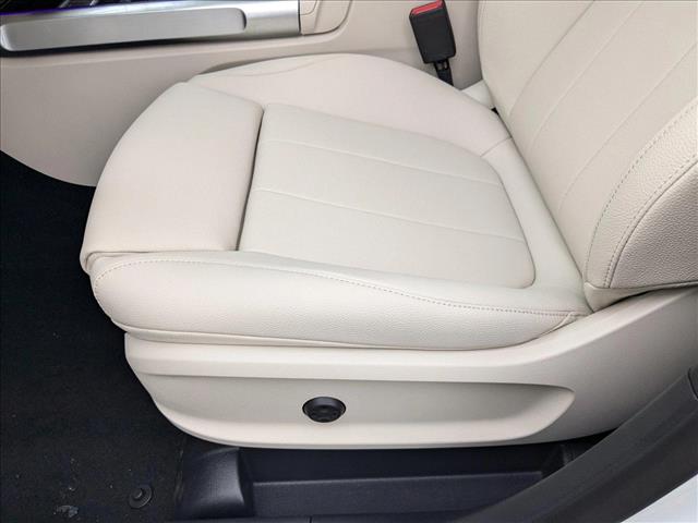Vehicle image 4 of 16