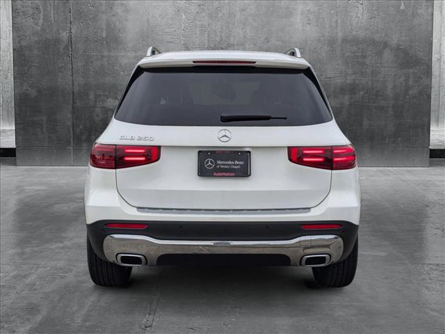 Vehicle image 7 of 16