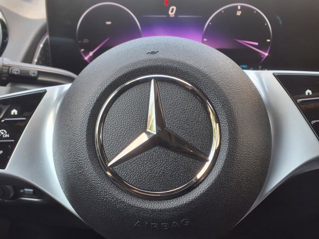 2025 Mercedes-Benz GLB 250 Image 20 of 25