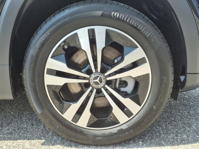 2025 Mercedes-Benz GLB 250 Image 3 of 25