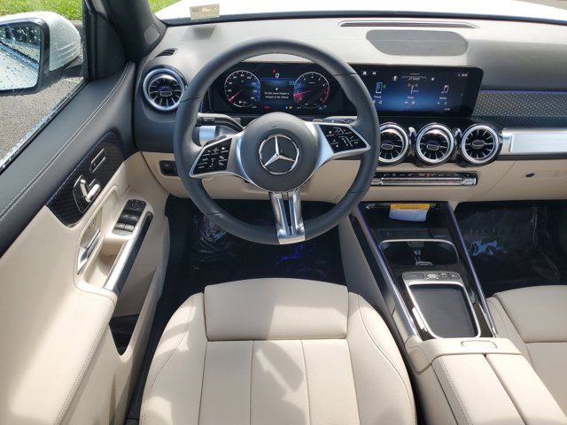 Vehicle image 14 of 35