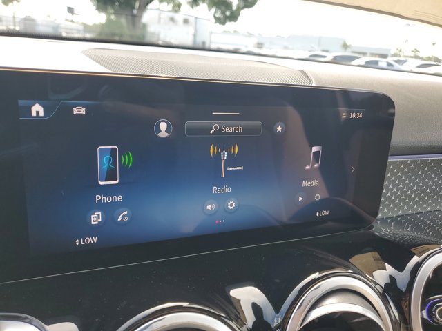Vehicle image 27 of 35