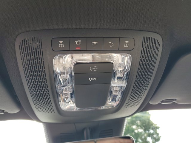 Vehicle image 31 of 35