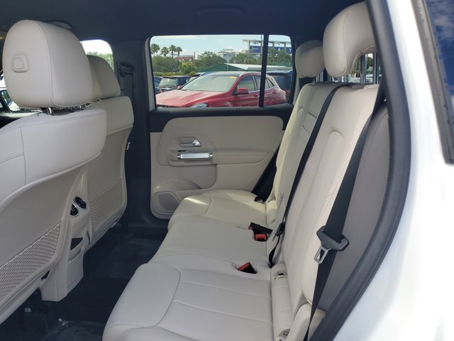 Vehicle image 11 of 35