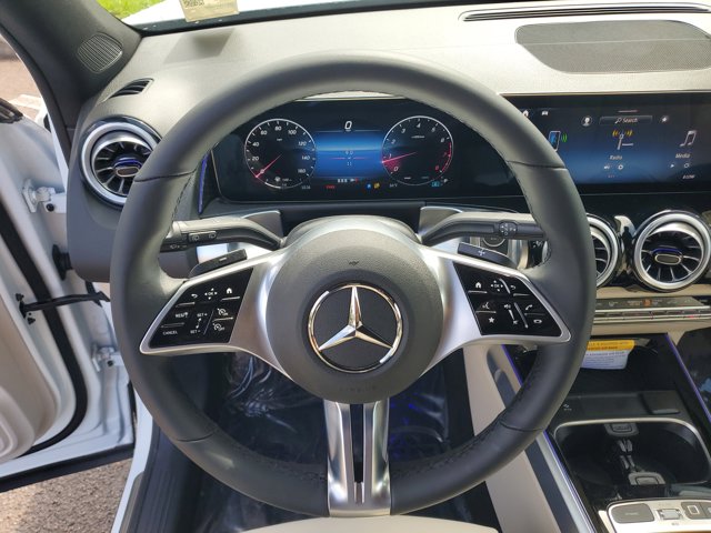 Vehicle image 24 of 35