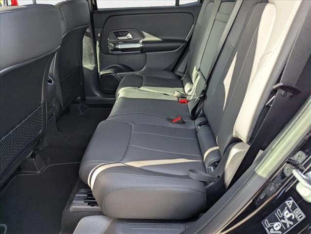 2025 Mercedes-Benz GLB 250 Image 9 of 16