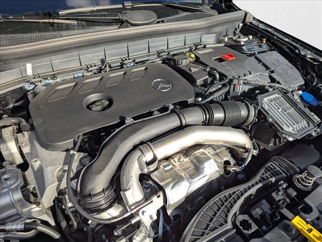 2025 Mercedes-Benz GLB 250 Image 7 of 16
