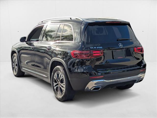 2025 Mercedes-Benz GLB 250 Image 5 of 16