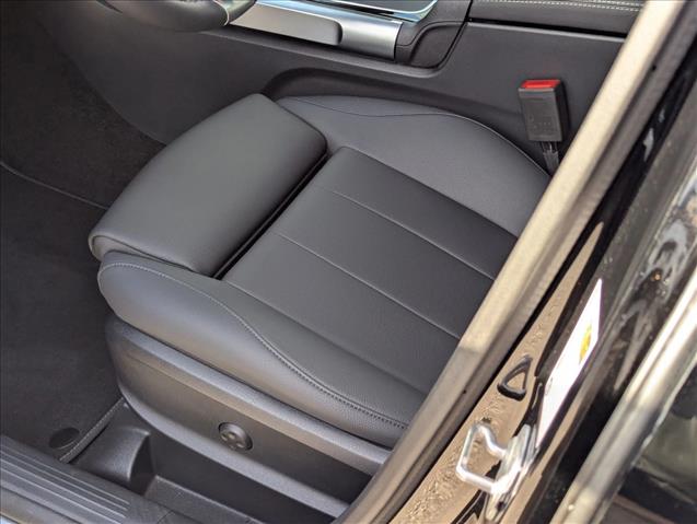 2025 Mercedes-Benz GLB 250 Image 14 of 16