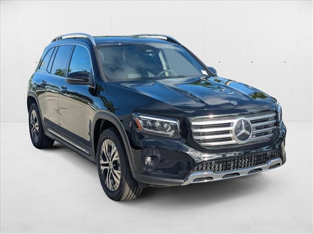 2025 Mercedes-Benz GLB 250 Image 2 of 16