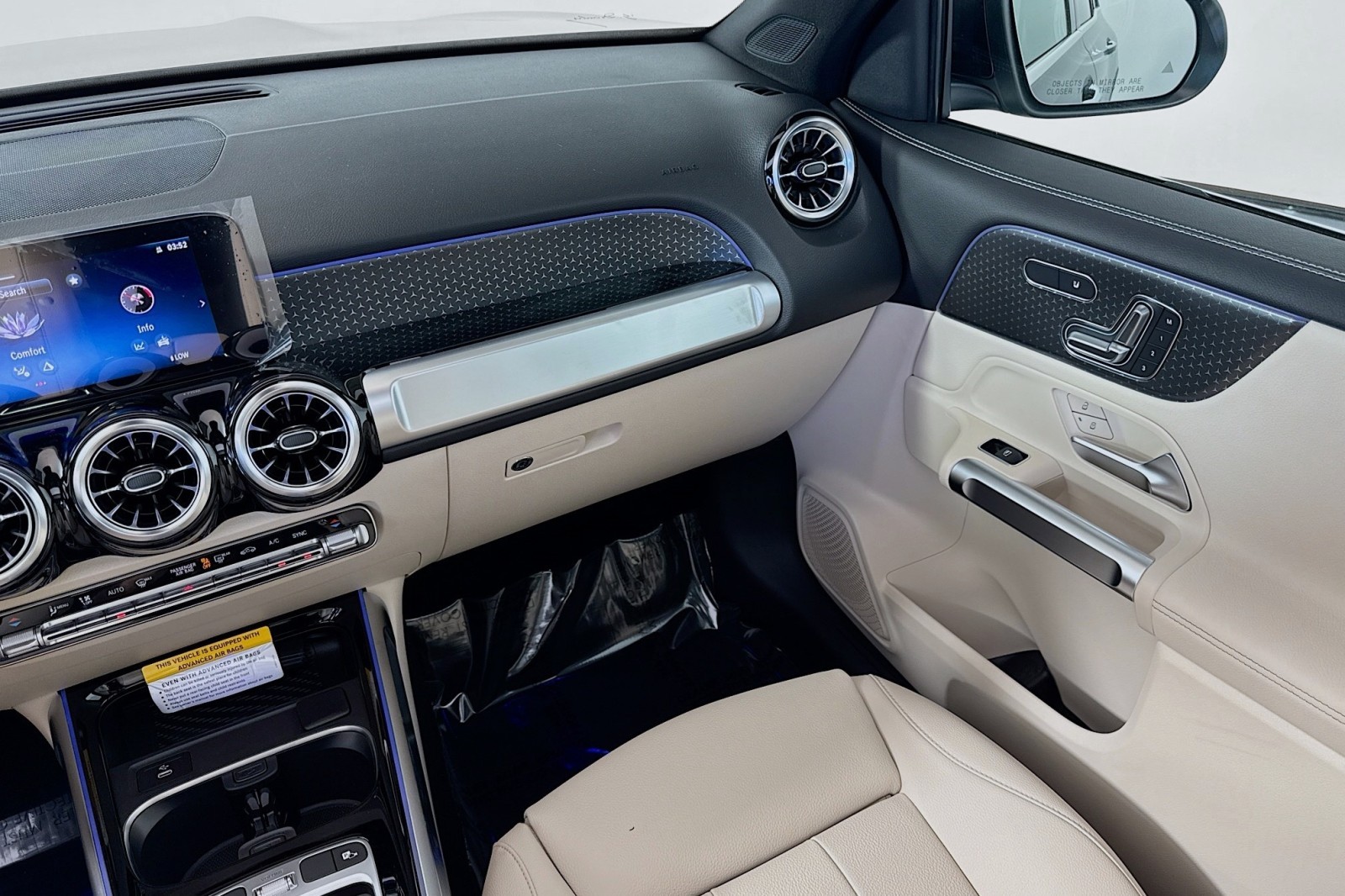 Vehicle image 21 of 29