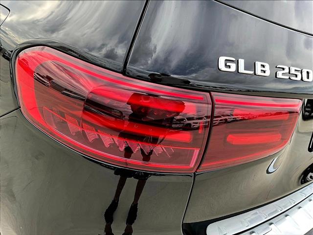 2025 Mercedes-Benz GLB 250 Image 9 of 30