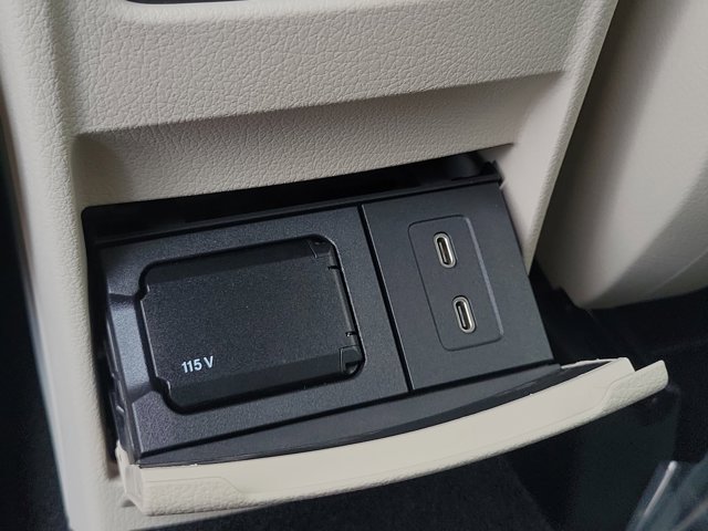 Vehicle image 23 of 30