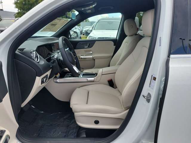 Vehicle image 8 of 30