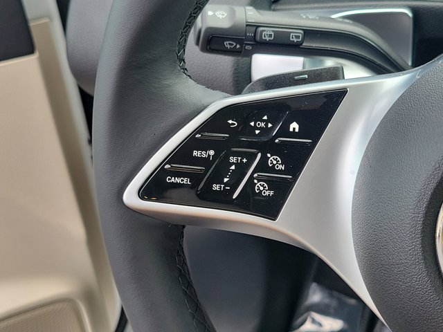 Vehicle image 21 of 30