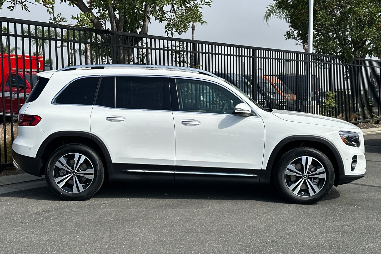 Vehicle image 7 of 31