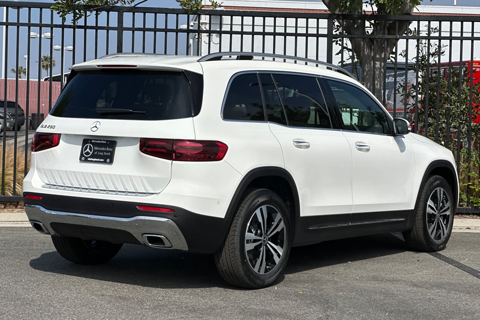 Vehicle image 8 of 31