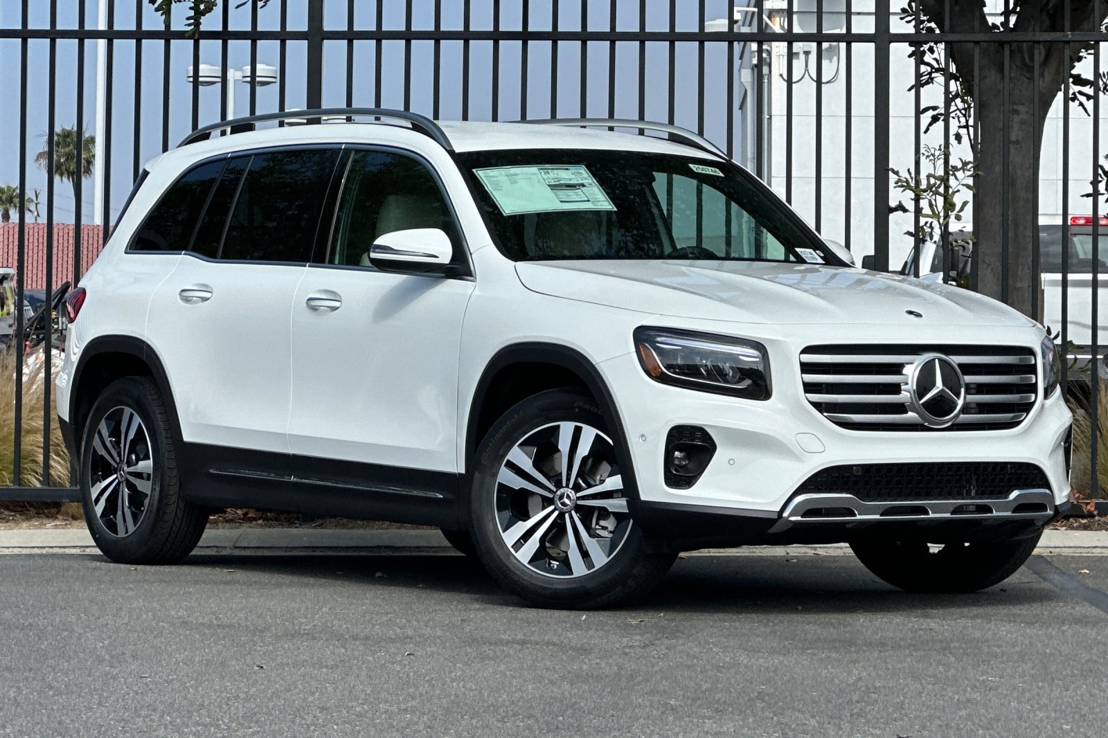 Vehicle image 4 of 31
