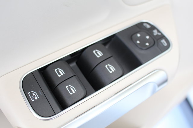 Vehicle image 14 of 29