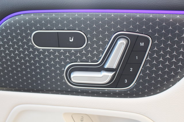Vehicle image 22 of 29