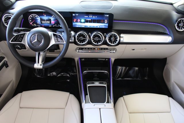 Vehicle image 17 of 29