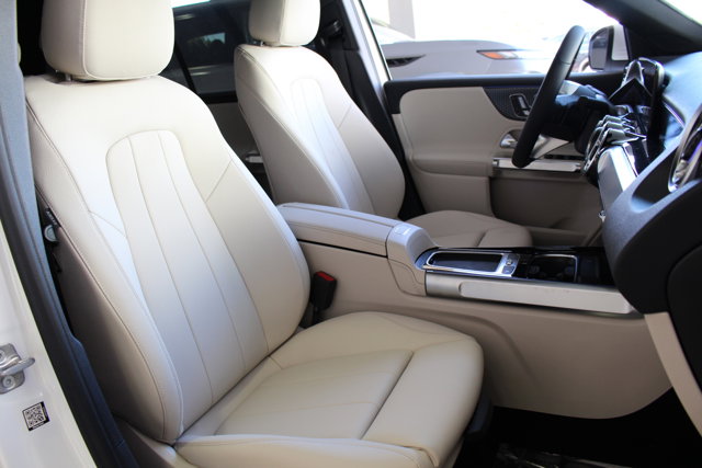 Vehicle image 21 of 29