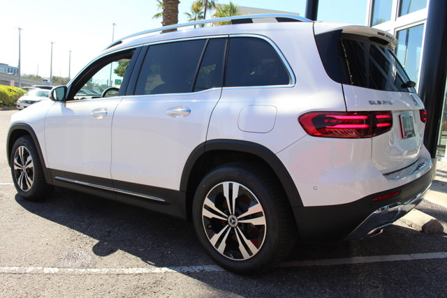 Vehicle image 4 of 29