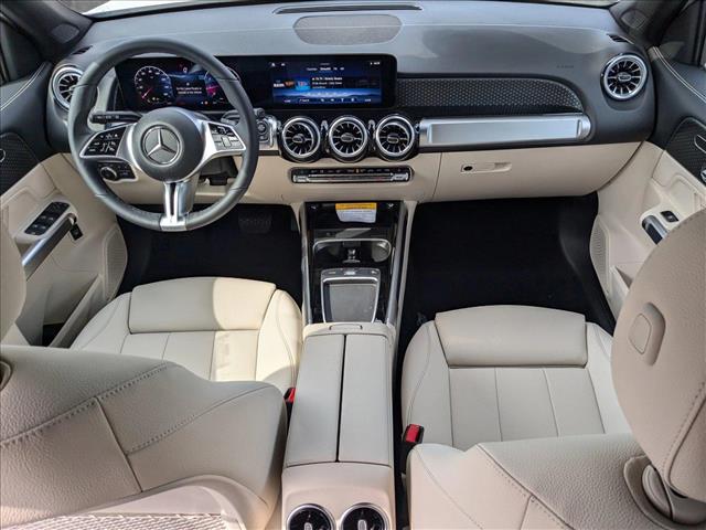 Vehicle image 13 of 16