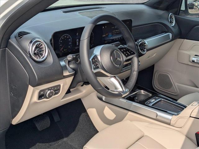 Vehicle image 7 of 16